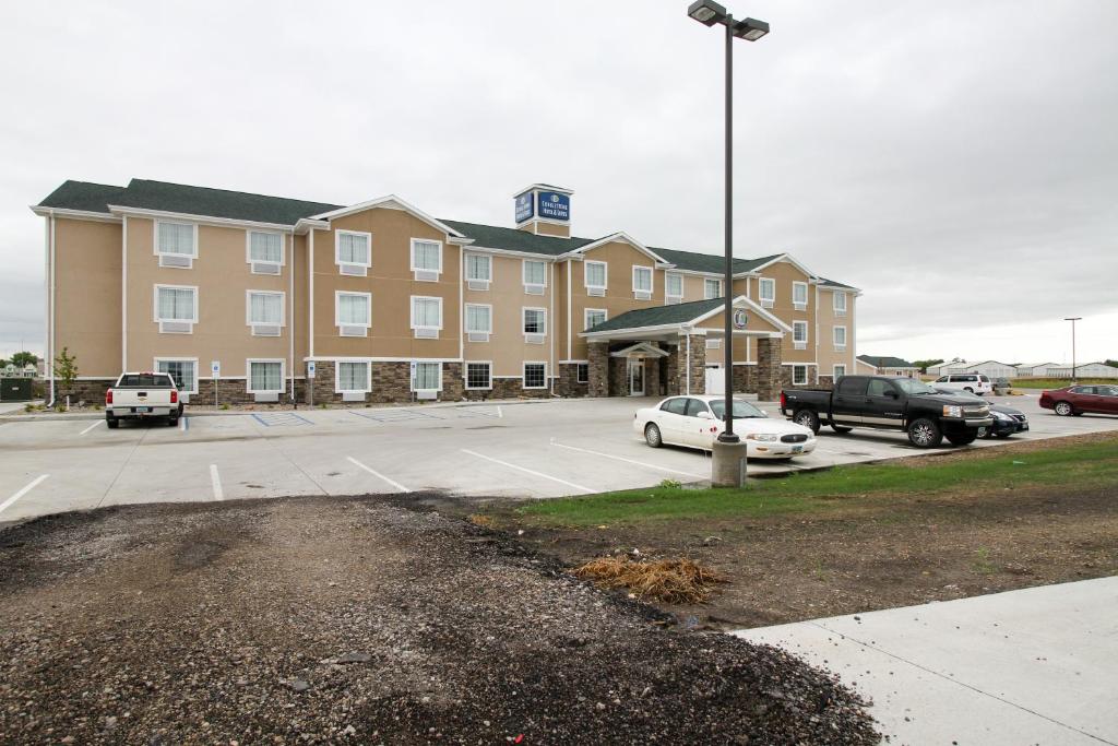 Cobblestone Hotel & Suites - Devils Lake